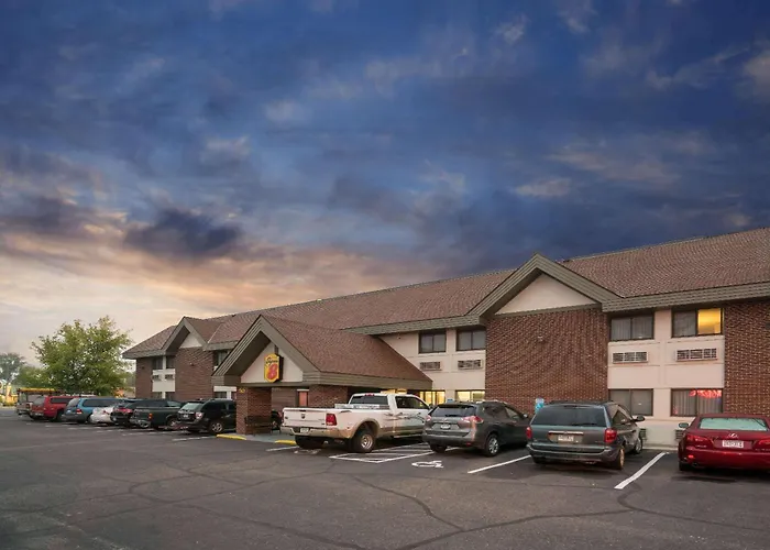 Super 8 By Wyndham St. Cloud